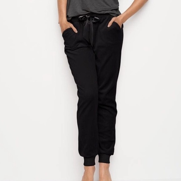 Victoria’s Secret Black Velour Bow-Front Jogger Pants - Picture 3 of 8